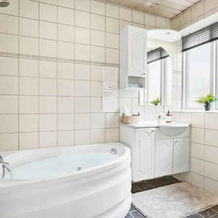 Stunning Apartment In Middelfart *